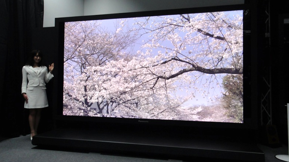 Click here to read Panasonic Steals Crown for Giant 8k TV That Will Melt Your Face