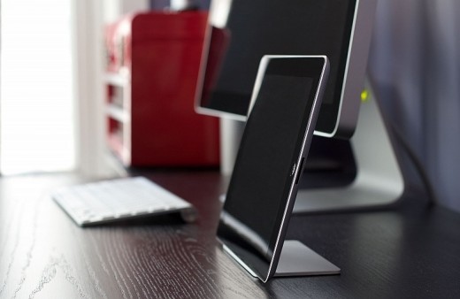 Screen Shot 2012 01 20 at 2.37.55 PM 520x338 Slick: The Magnus stand uses the iPad 2s own magnets to keep it upright